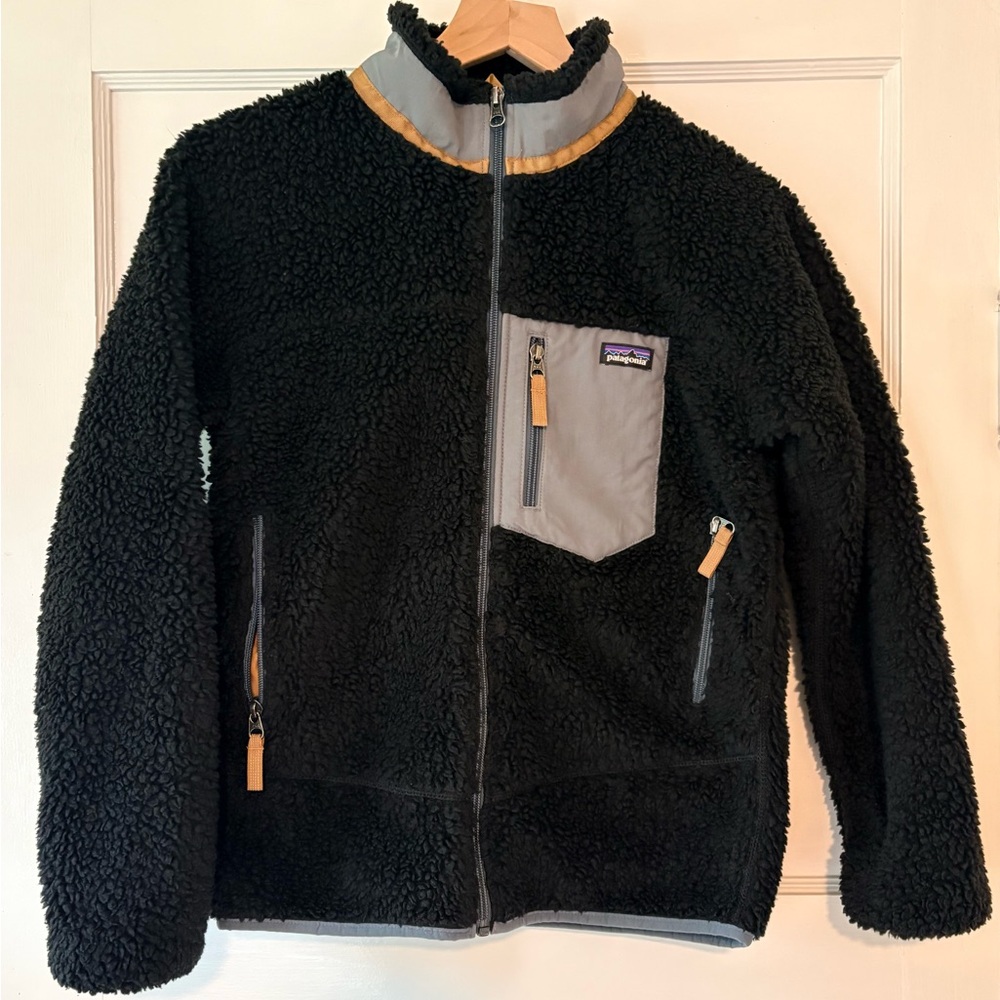 Patagonia Black and Gray Fleece Jacket 
Kids size 14